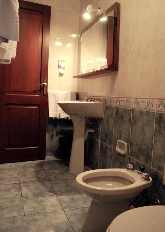 Hotel Leoncia コロニア・デル・サクラメント 部屋 写真